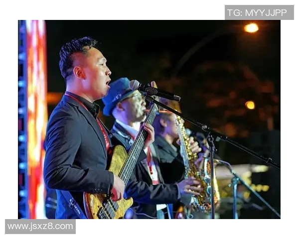 足球明星不仅在球场上闪耀他们的歌声也同样动人心弦 足球明星不仅在球场上闪耀他们的歌声也同样动人心弦